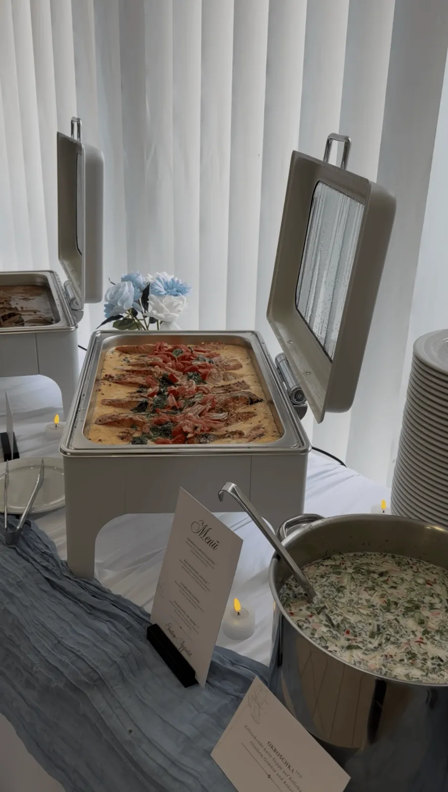 Warmes Buffet in Chafing Dishes