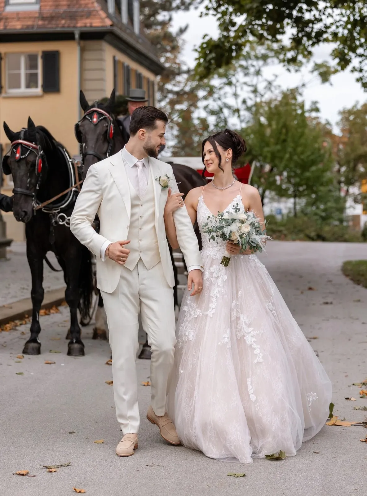 Konstantin und Evelyn Aksjonow, Gründer von Himmelherz Events, an ihrem Hochzeitstag